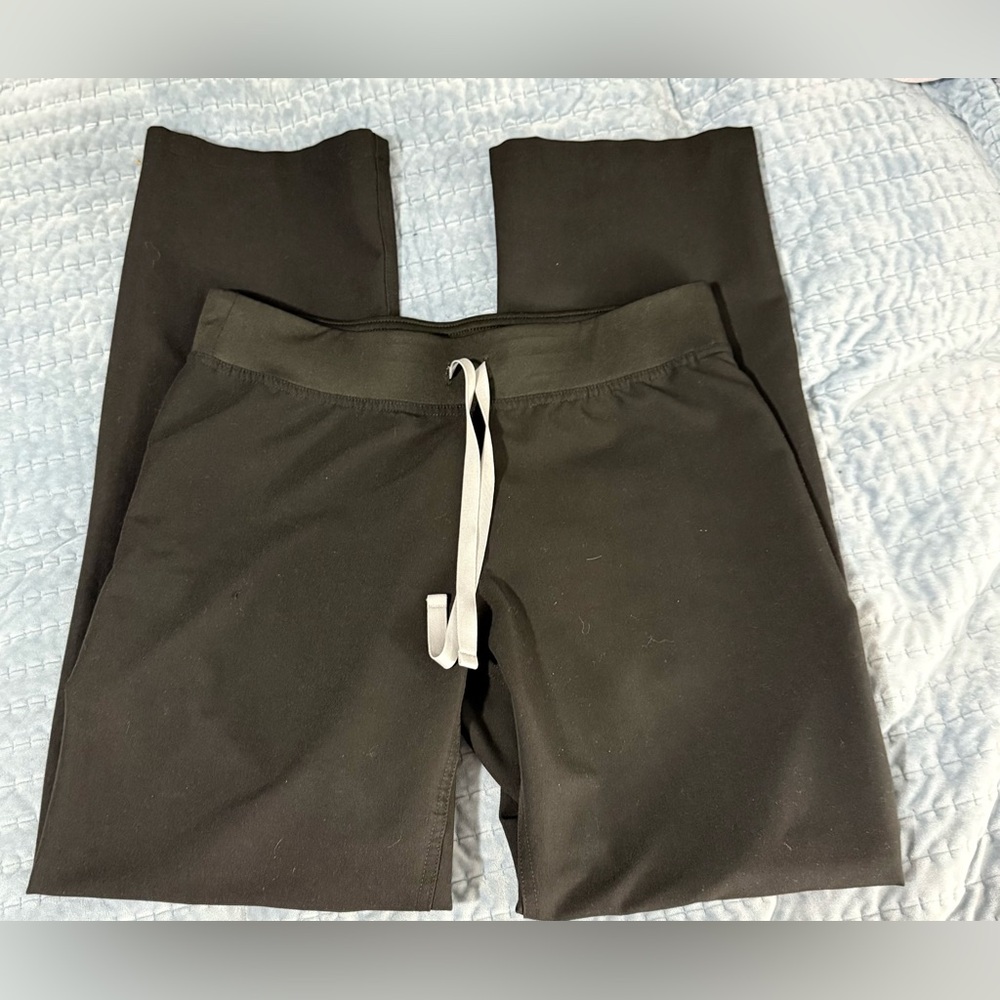 Figs Black Scrub Pants Two Pocket Livingston High Waist Straight-Leg Size Small.
